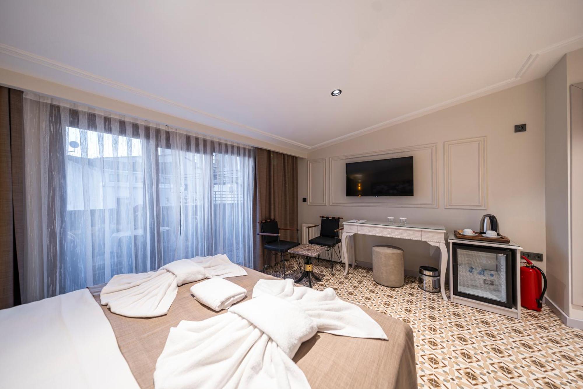 Pera Luna Premium Hotel Istanbul Exteriör bild