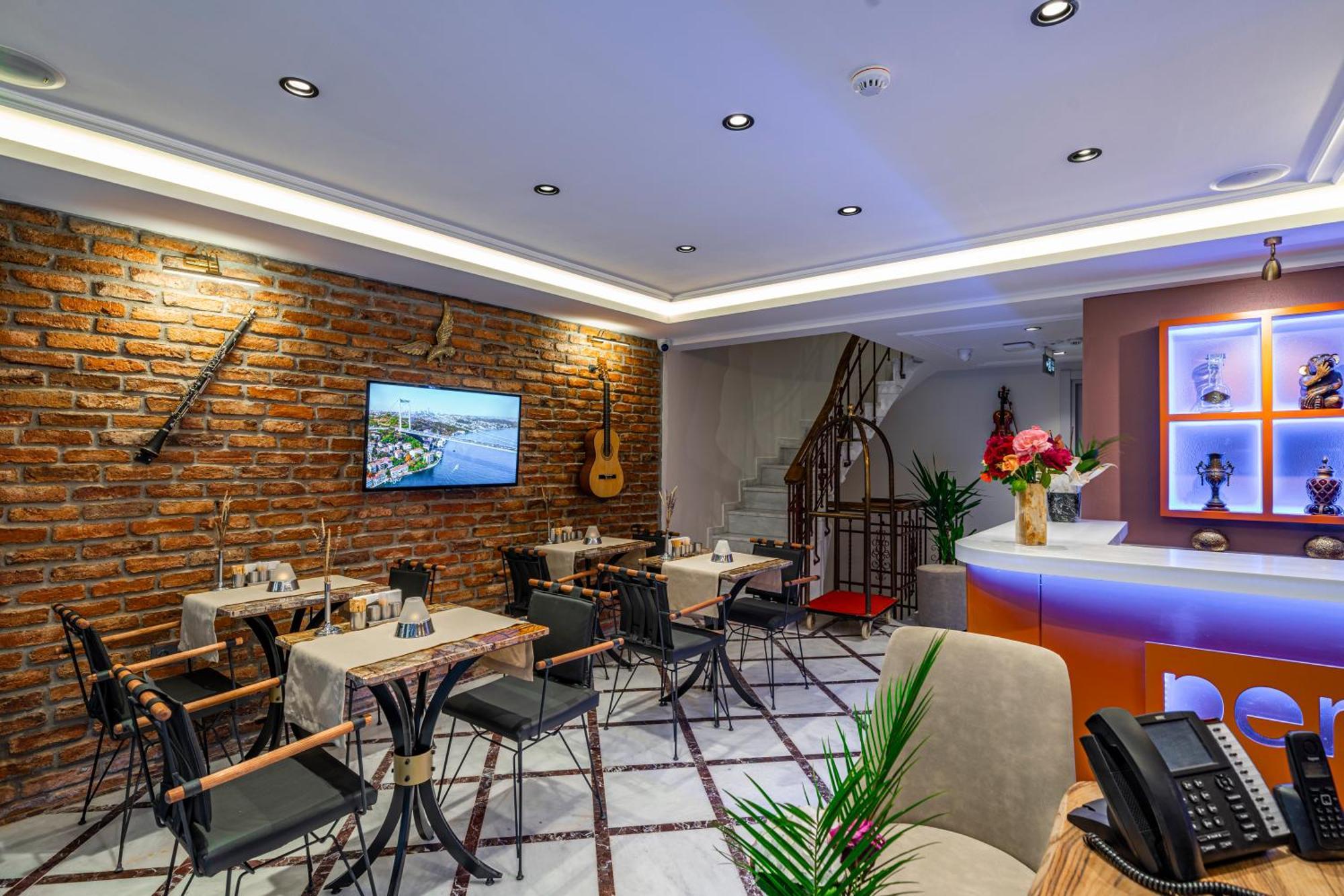 Pera Luna Premium Hotel Istanbul Exteriör bild