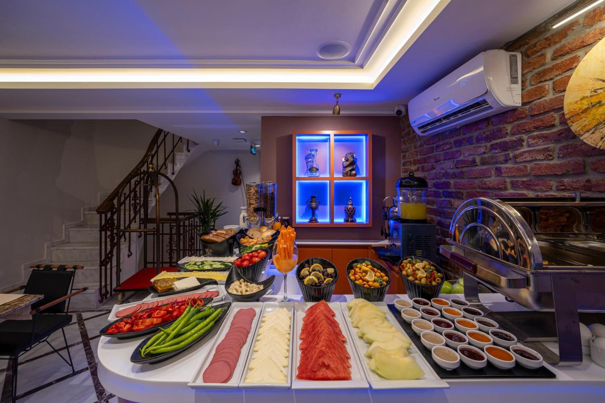 Pera Luna Premium Hotel Istanbul Exteriör bild