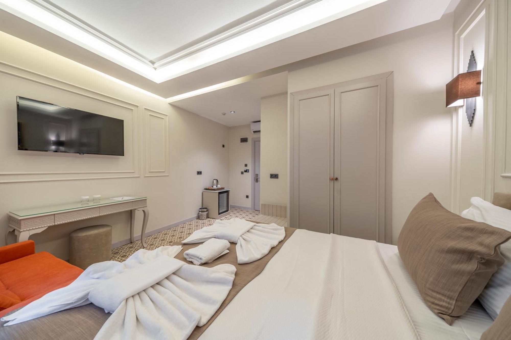 Pera Luna Premium Hotel Istanbul Exteriör bild