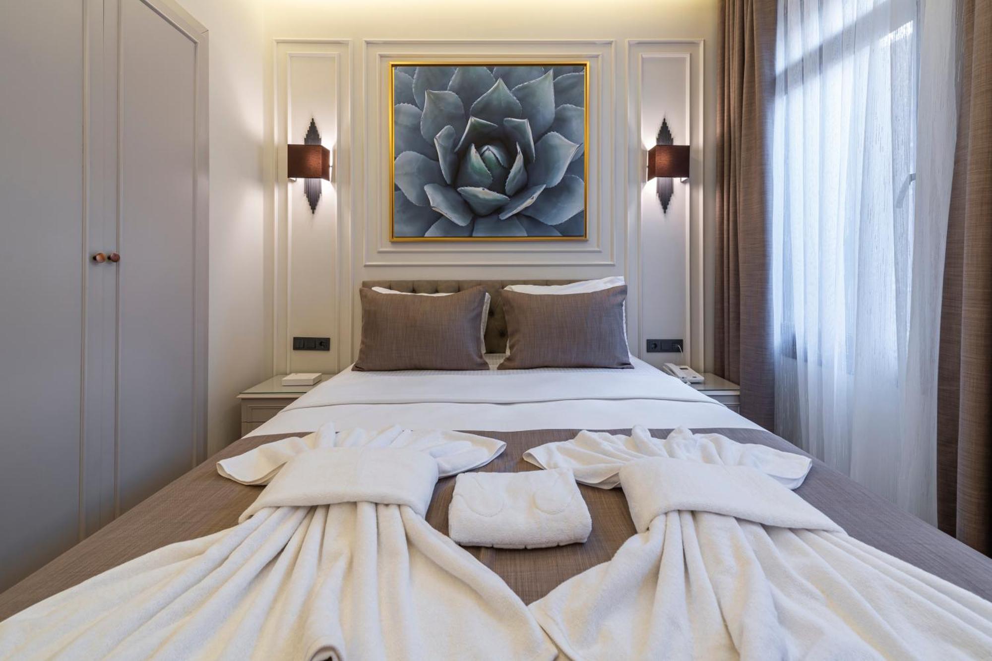 Pera Luna Premium Hotel Istanbul Exteriör bild