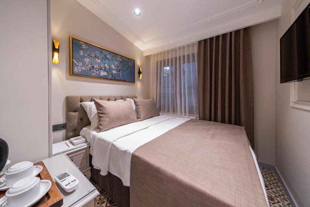 Pera Luna Premium Hotel Istanbul Exteriör bild
