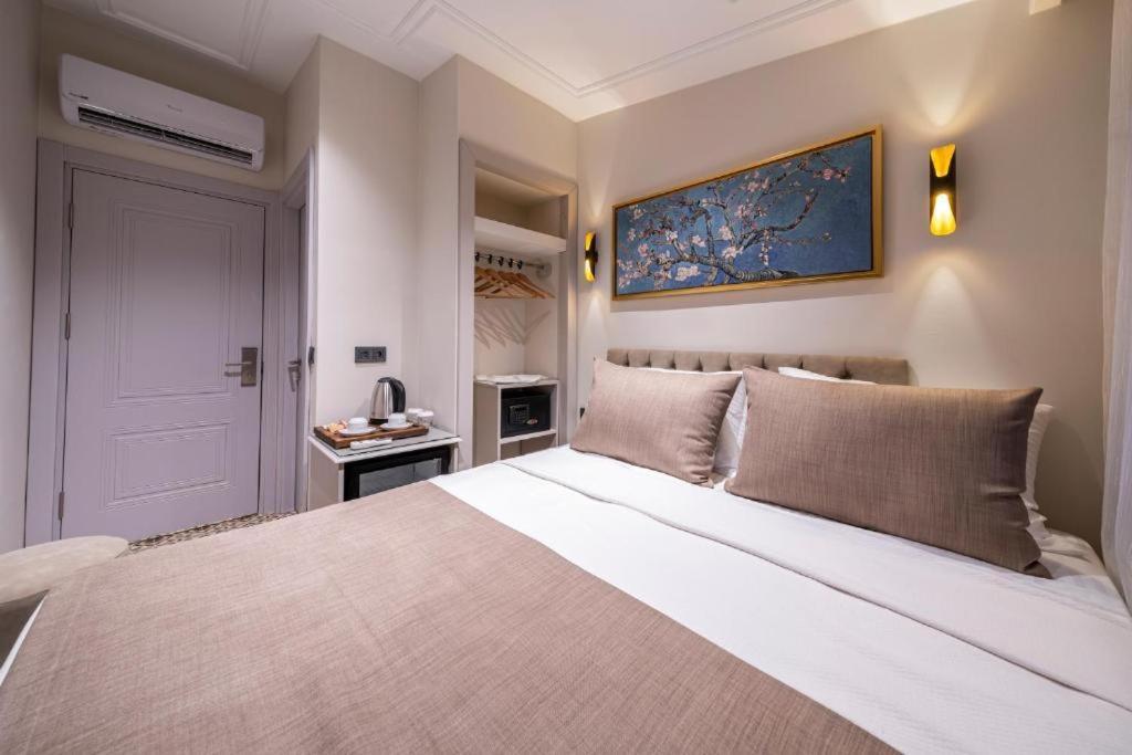 Pera Luna Premium Hotel Istanbul Exteriör bild